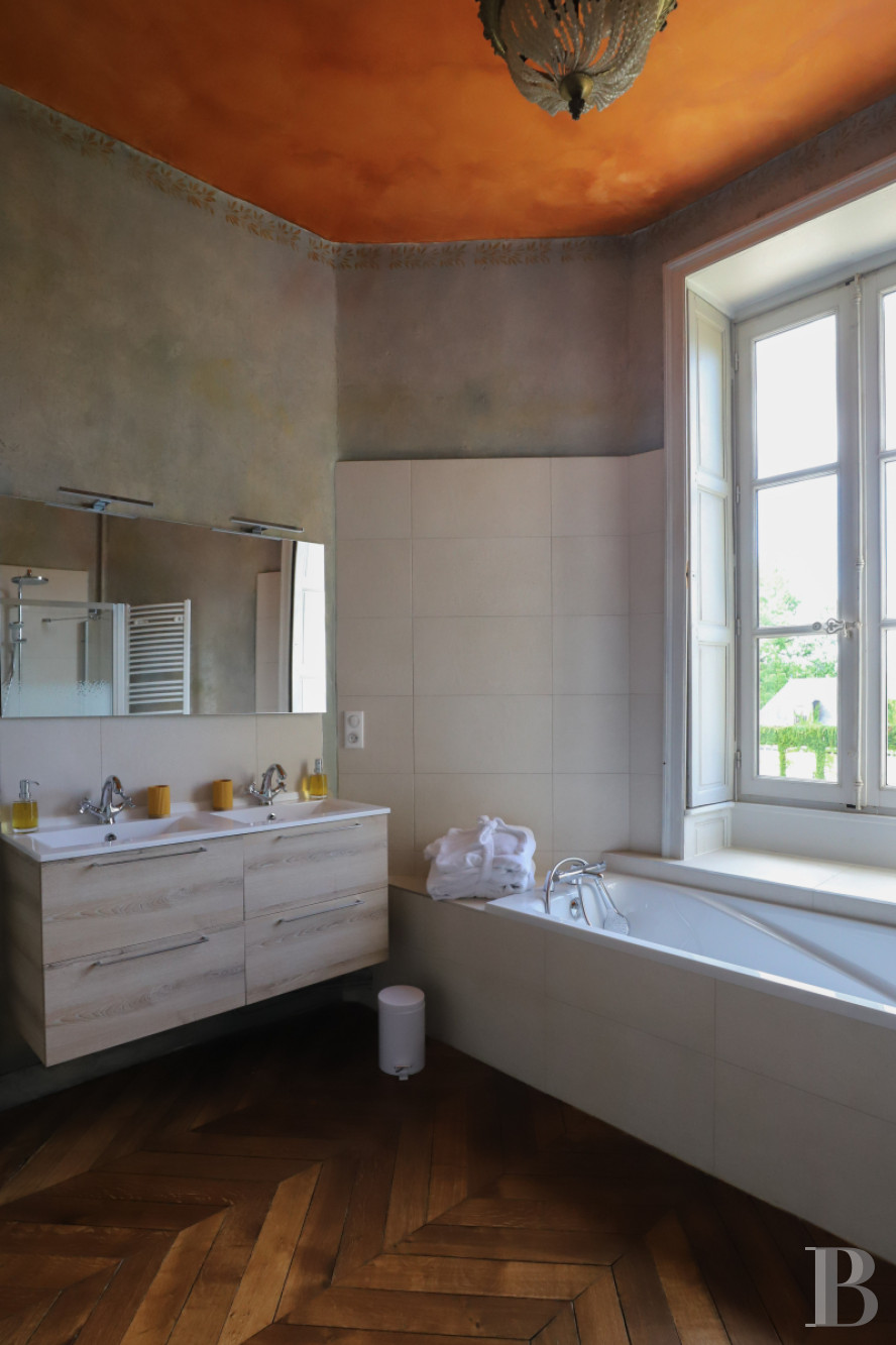 Dans la Sarthe, à l’est du Mans, un château du 19e siècle d’inspiration Renaissance dans son parc de onze hectares - photo  n°22